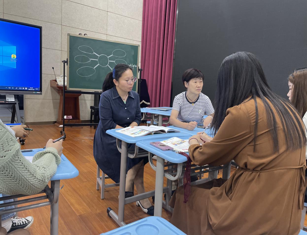 20231104（英语）活动报道：同课异构展风采  精细打磨促成长_html_mf85746e.jpg