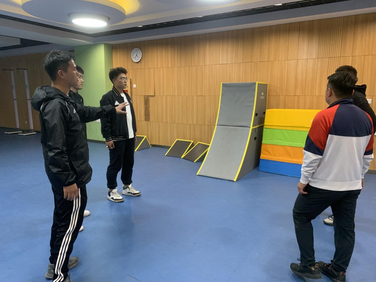 启发20231101（体育）式教学法在体适能教学中的应用—南京市晓庄小学体育组校本研修活动(1)_html_2a340414.jpg