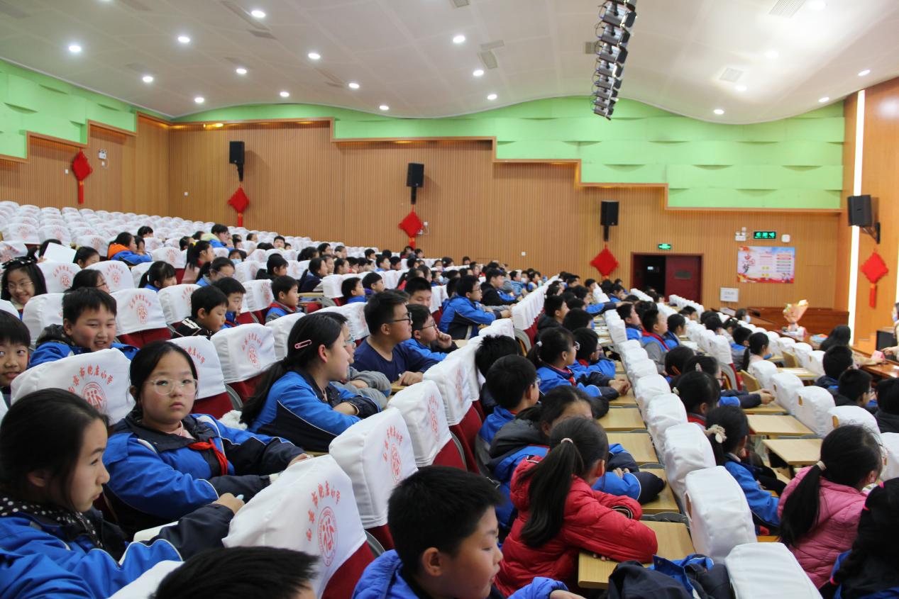 20231211学习劳模模范 争做时代新人_html_ab3ba30.jpg