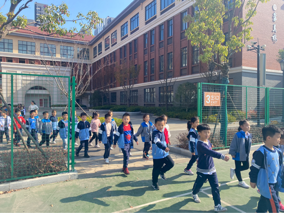 【知行晓庄】关注心理健康 构建和谐校园——南京市晓庄小学心理健康教育月活动（二）