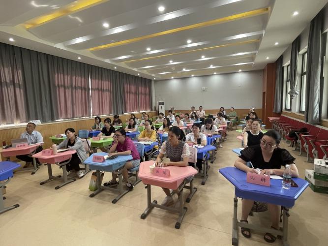 思政课培训新闻稿_html_m255fd09a.jpg