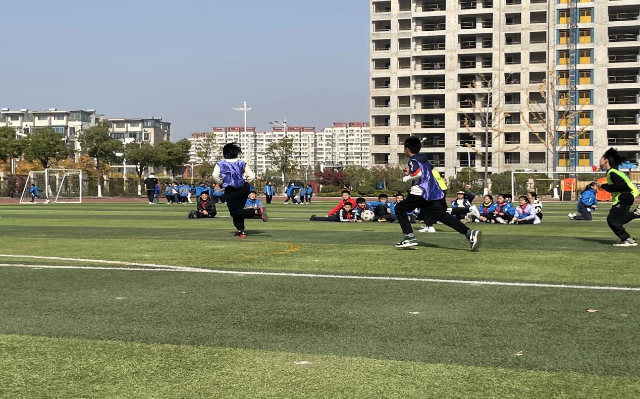 20231129晓庄小学第二届足球联赛（一）新闻稿_html_3bbe7c8a.jpg
