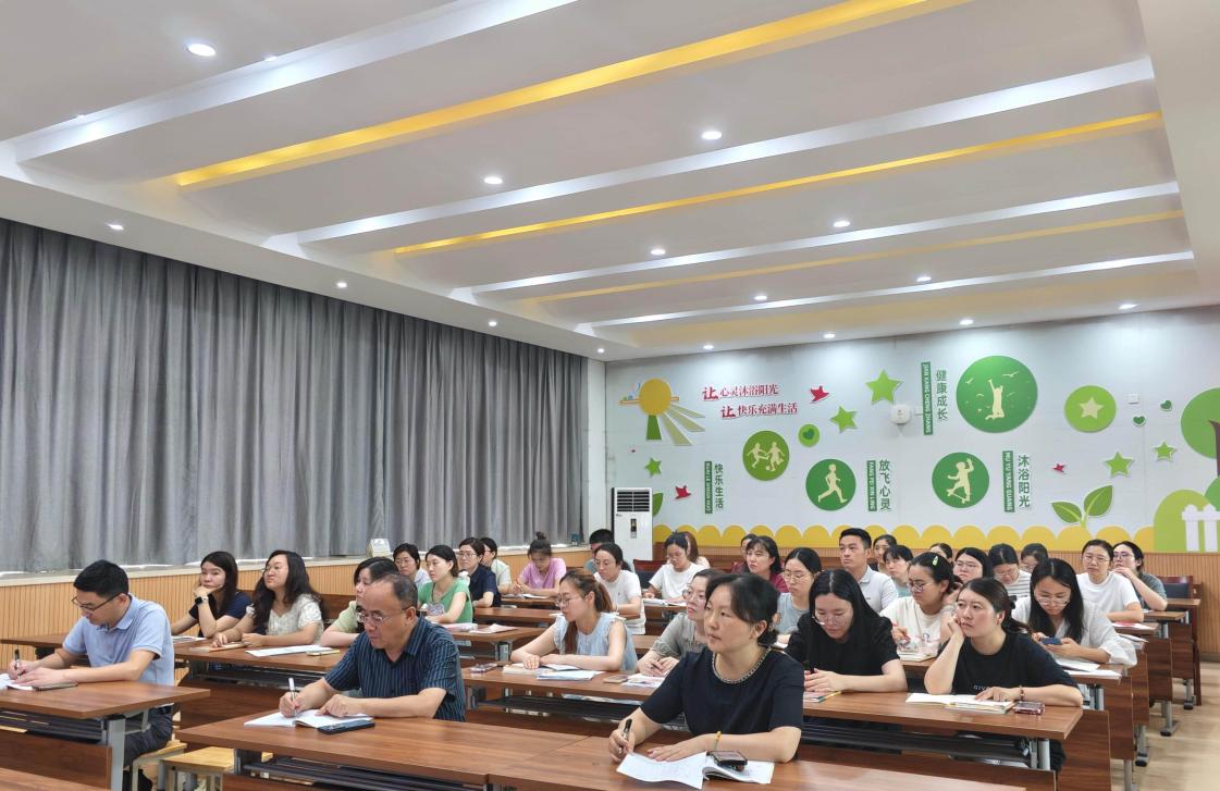 【知行晓庄】“语”你同行，共赴新程——记南京市晓庄小学语文教研组2025-2026学年度第一次集体活动