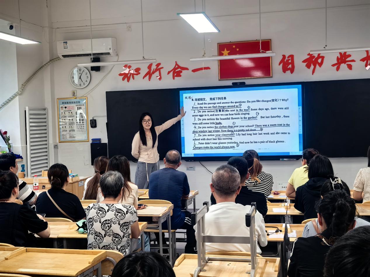 20240918六年级家长会新闻报道(1)_html_m20713f95.jpg