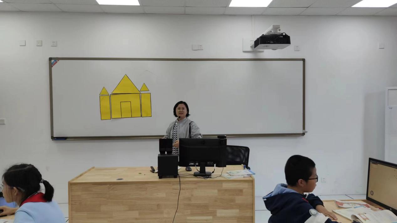 2023.3组内课_html_5de28905.jpg
