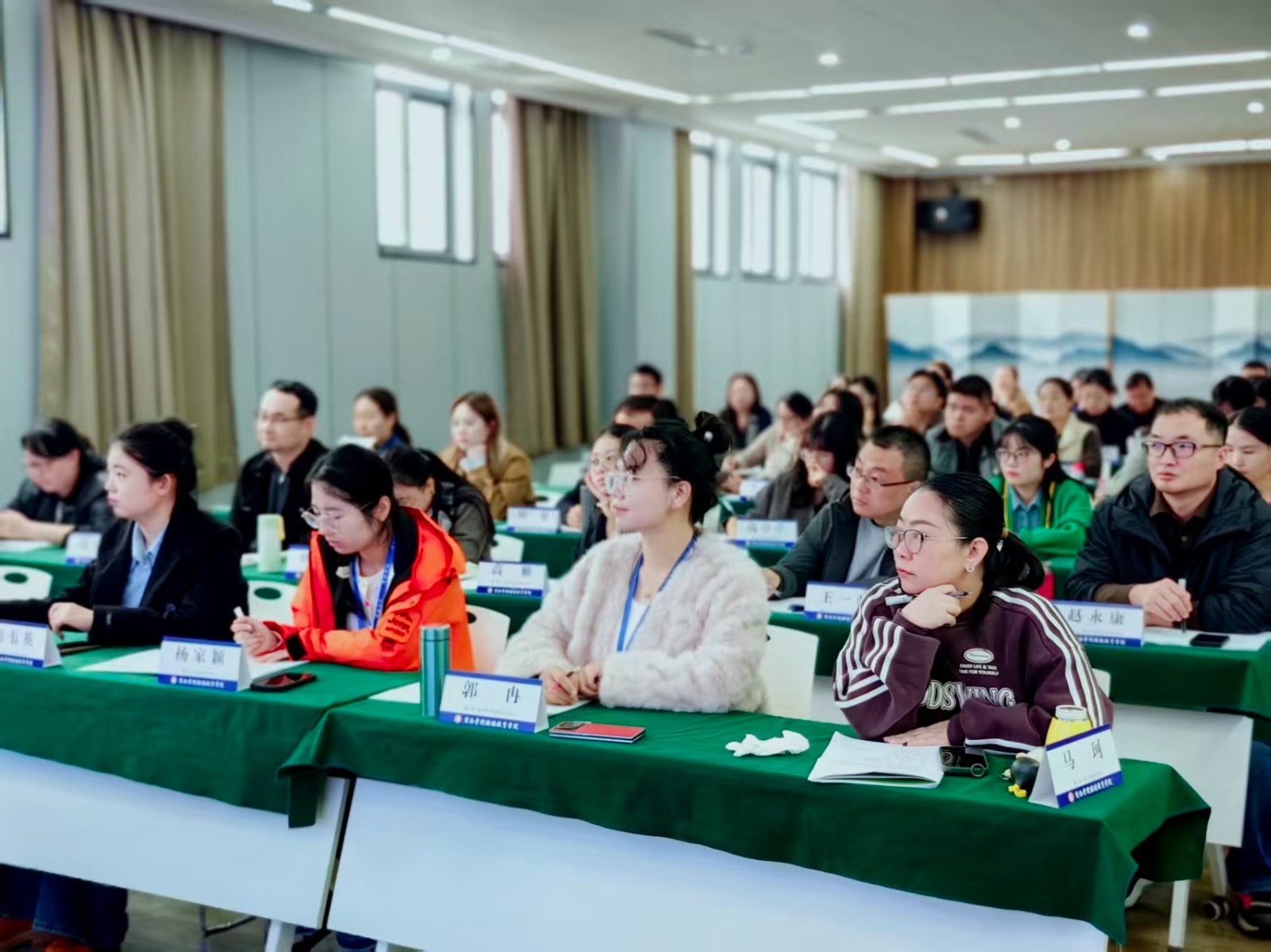 【潘海东名师工作室】深耕素养提升  赋能教育新境  ——栖霞区高中政治名师工作室潘海东老师赴陕开讲