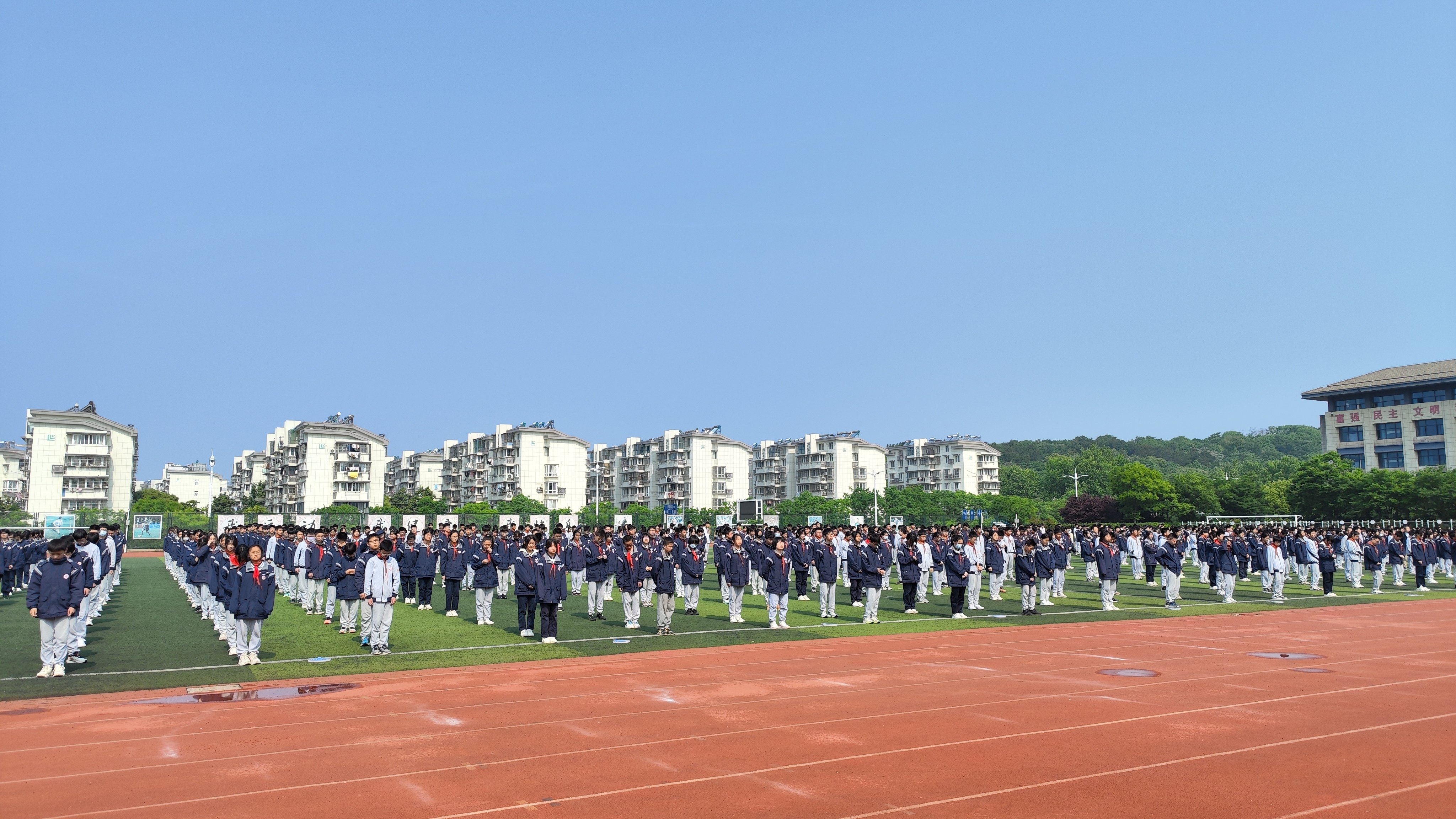 新闻稿(2)_html_5df0a6b3.jpg