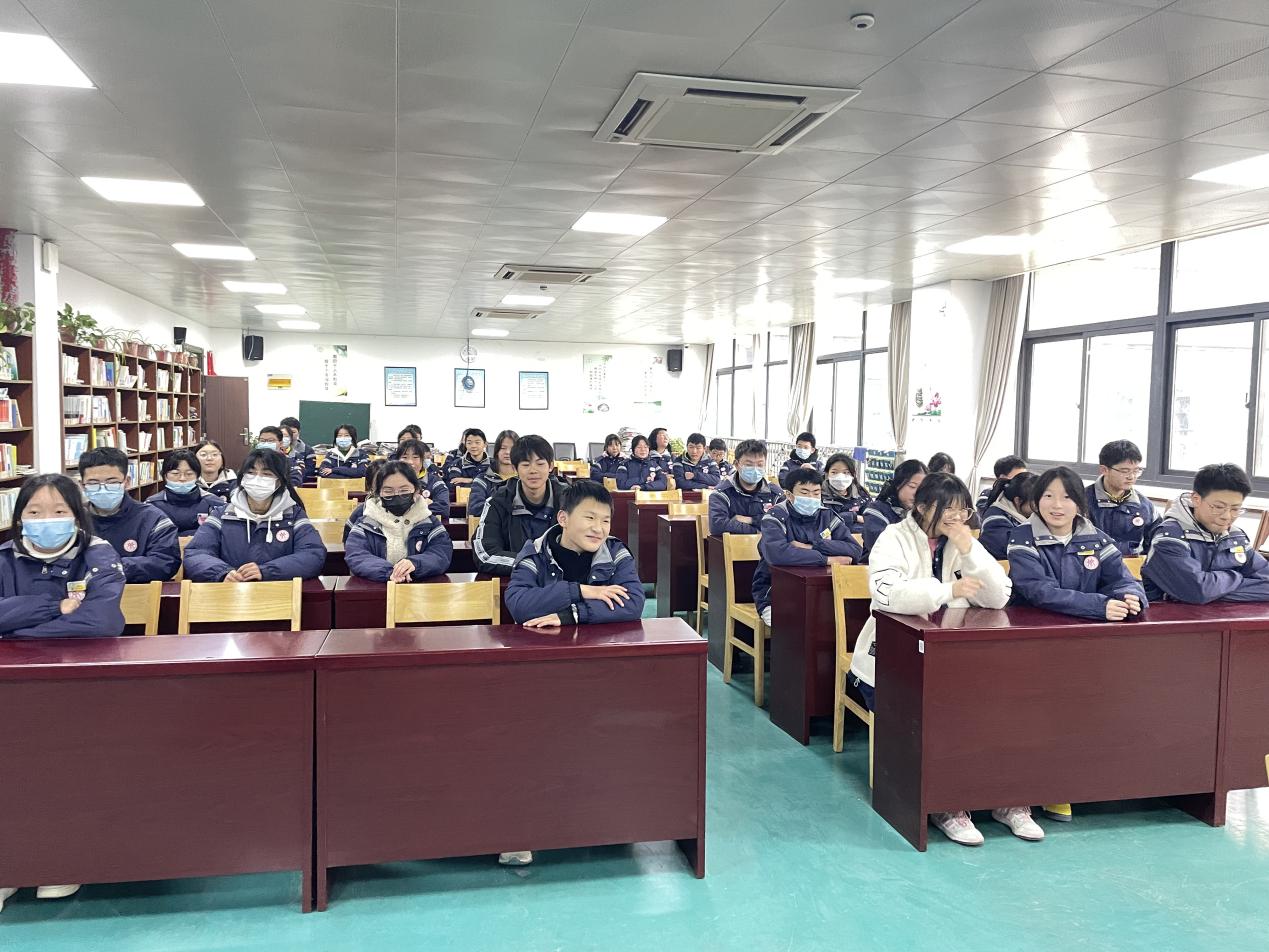 【融进德育】实初尧化新学期心理委员培训会顺利召开_html_m22a9e4f2.jpg
