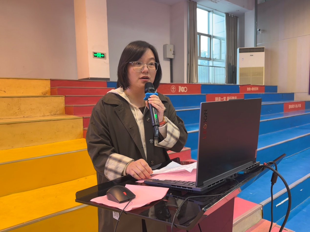 10.27家校同心 携手护航——实初尧化2025级初一年级十月份家长会_html_mf18c51e.jpg