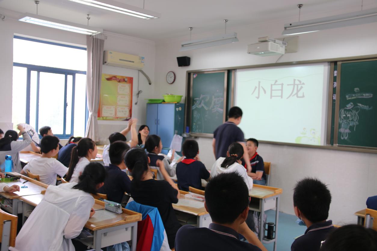 六一活动报道-改_html_m7e2f6a1d.jpg