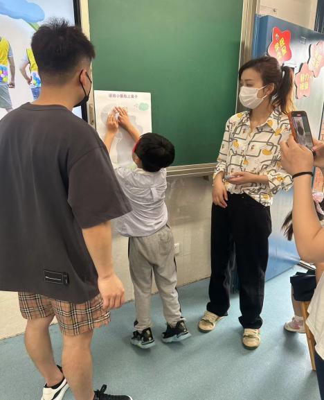 一2班“庆六一”游园活动报道_html_m6670b026.jpg