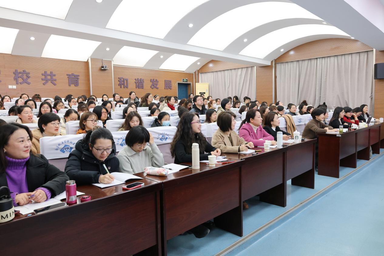 新闻—校本研修活动二_html_436c8822.jpg