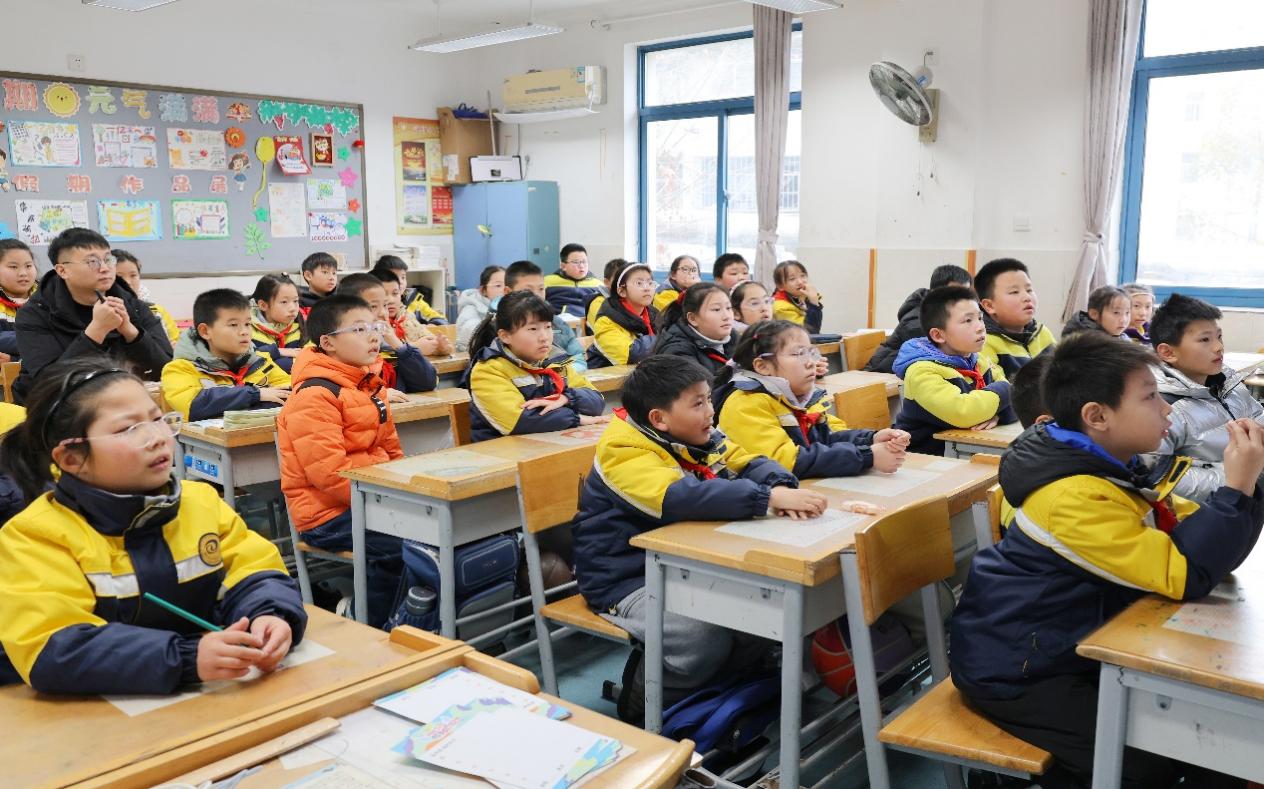 “蛇年心蜕变，成长新起点”——晓院附开学季小开展适应性心理班会_html_3e1b3837.jpg