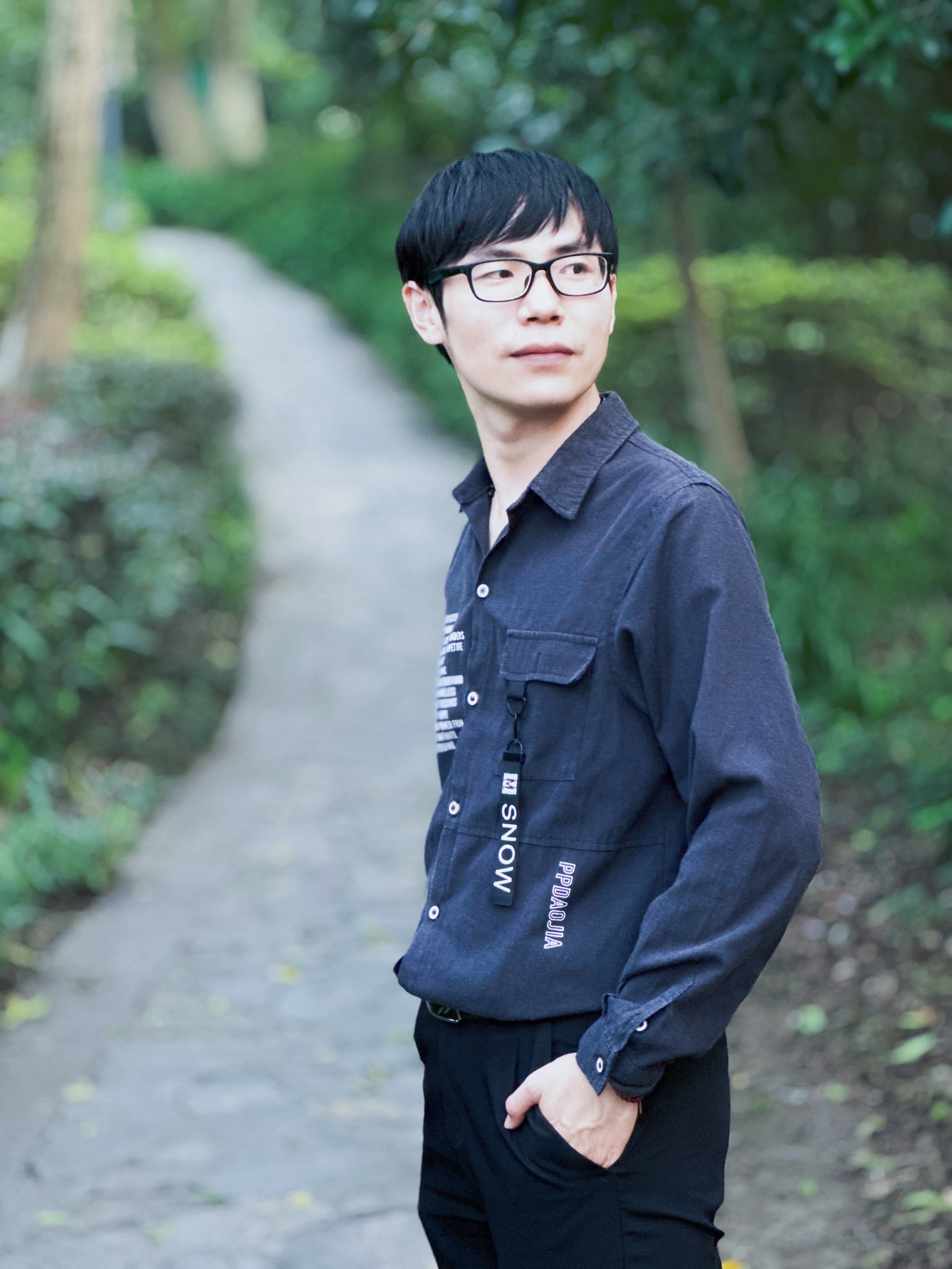 【燃灯者】徐鹏阳_html_4ddb636c.jpg