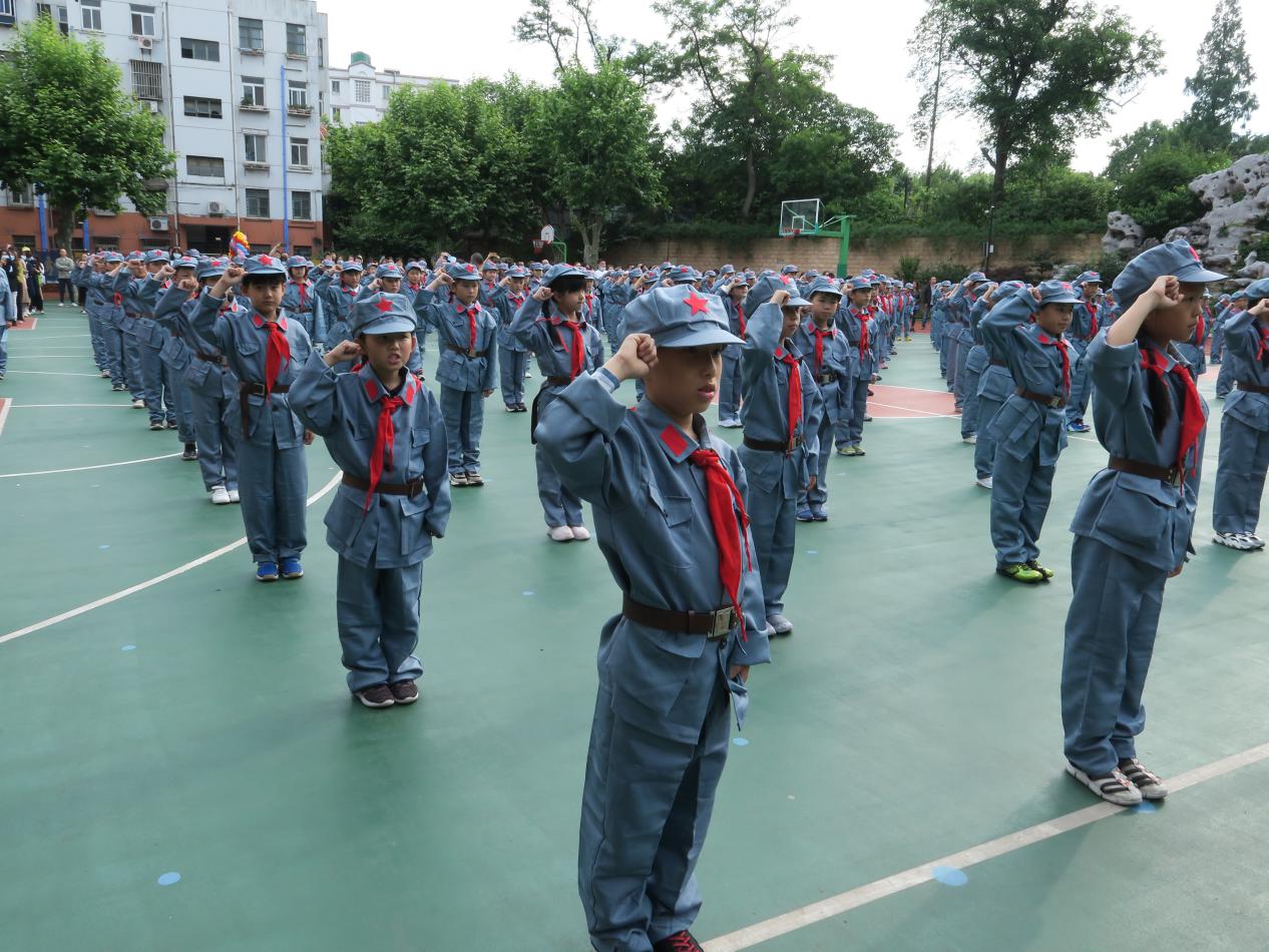 童心向党展风采 生活实践育真人_html_69ea143.jpg