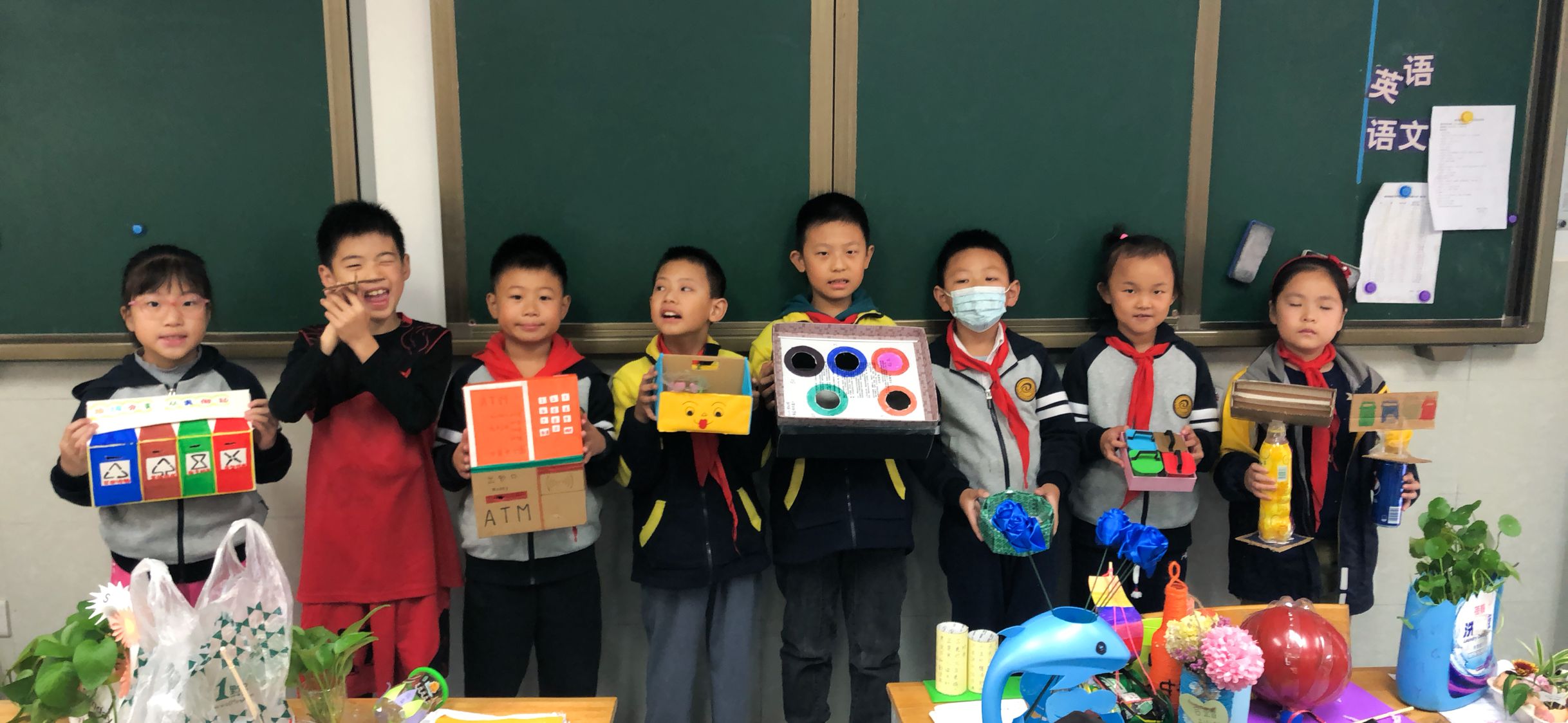 三（2）班10月新闻稿_html_78f7895.jpg