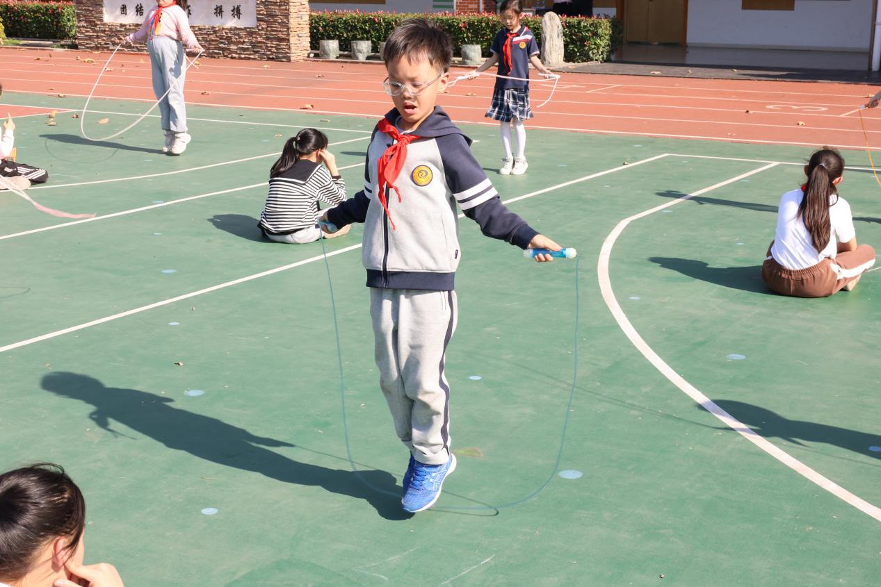 晓院附小体测报道_html_7e972d69.jpg