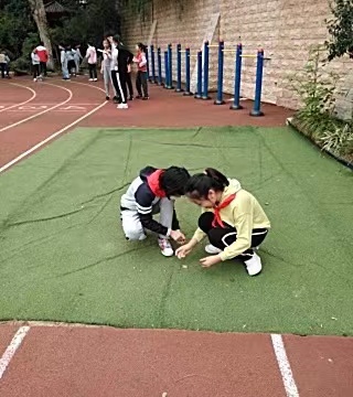 十月班级新闻---六三班_html_4b76fe79.jpg