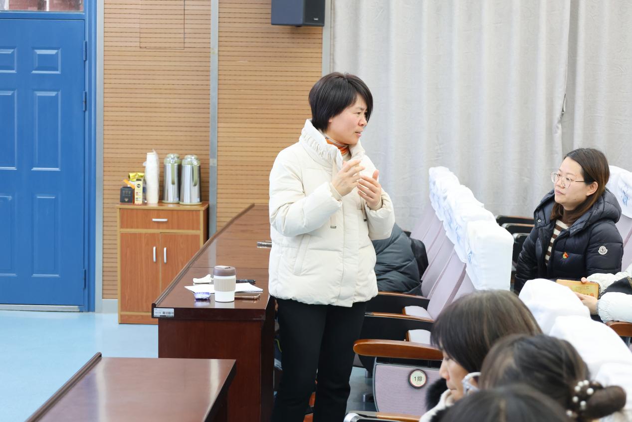 太仓市高新区第二小学团队来我校交流访问_html_m55c8389e.jpg