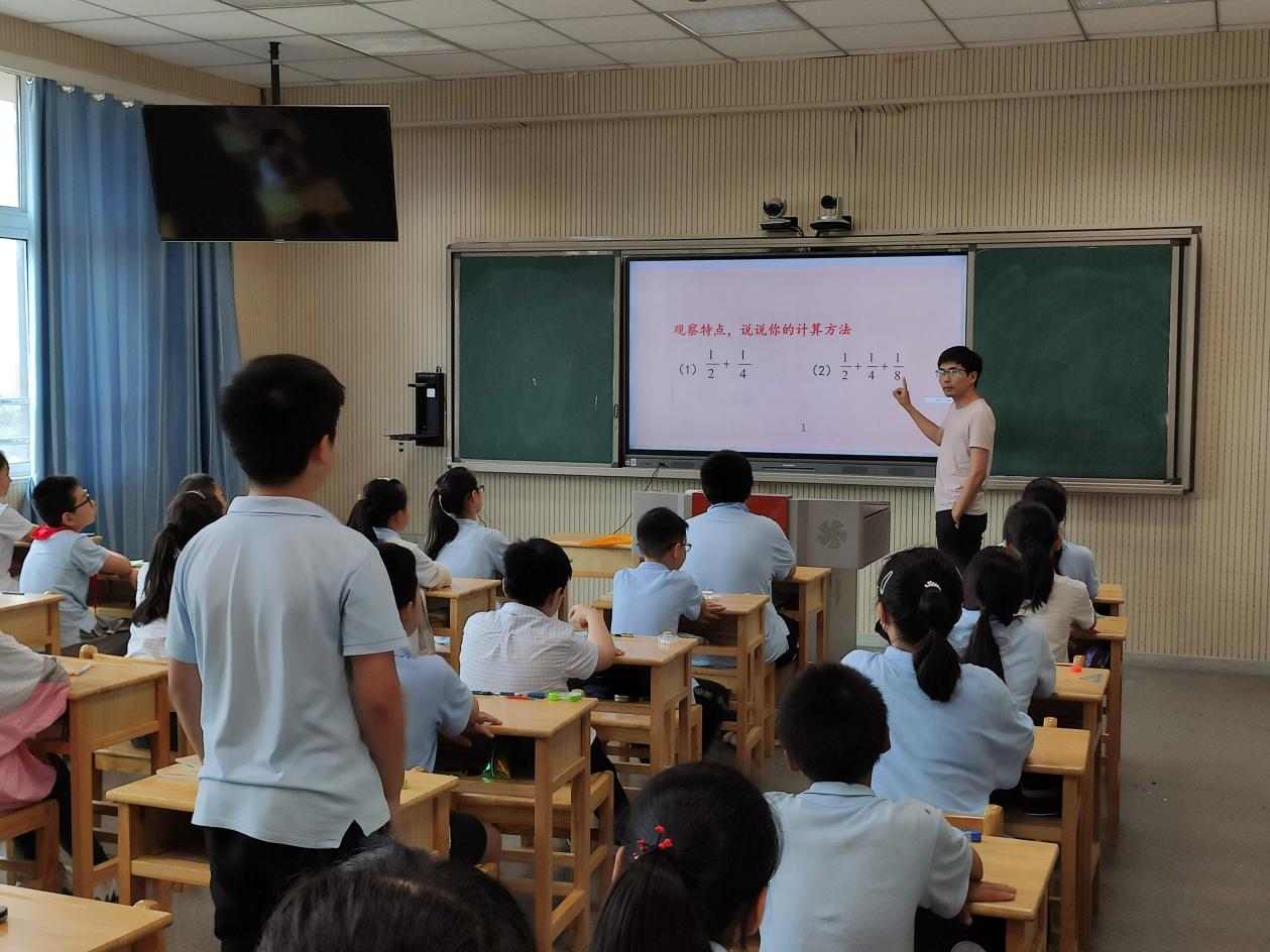 五年级数学教研报道_html_6dc332f1.jpg