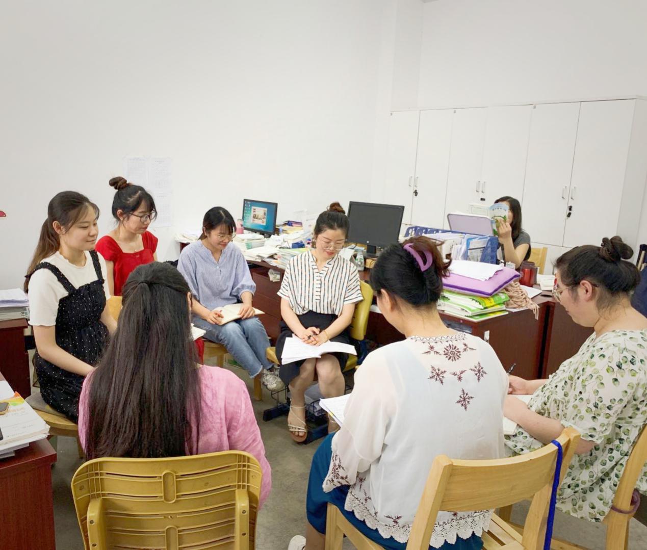 六语复习备课报道_html_19bbccb6.jpg