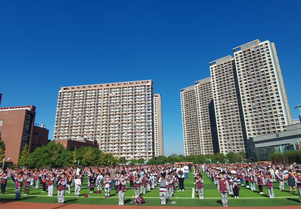 “沐书韵、染墨香、筑梦想”——南京市丁家庄小学第十届“大美汉声”读书节开幕式侧记_html_45b0dff8.jpg