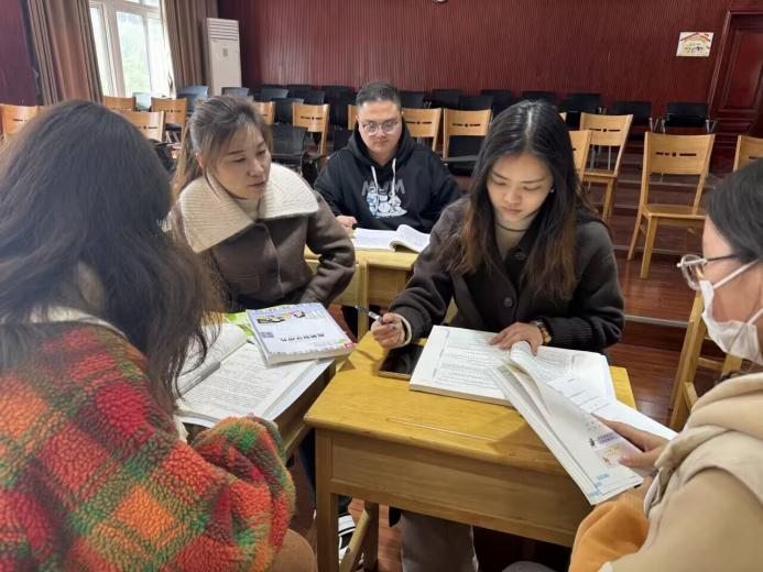 【丁香汉声·教学】丁小数学组备课活动侧记_html_300dc942.jpg