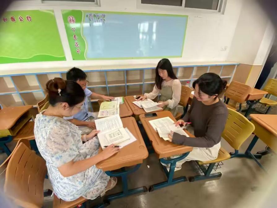 【丁香汉声·教学】期初数学组教研活动侧记_html_m10fe05e9.jpg