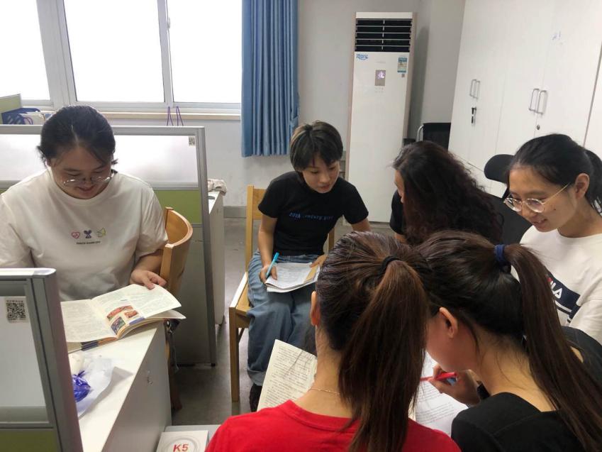 各抒己见共交流 凝聚智慧促成长_html_m7709a279.jpg