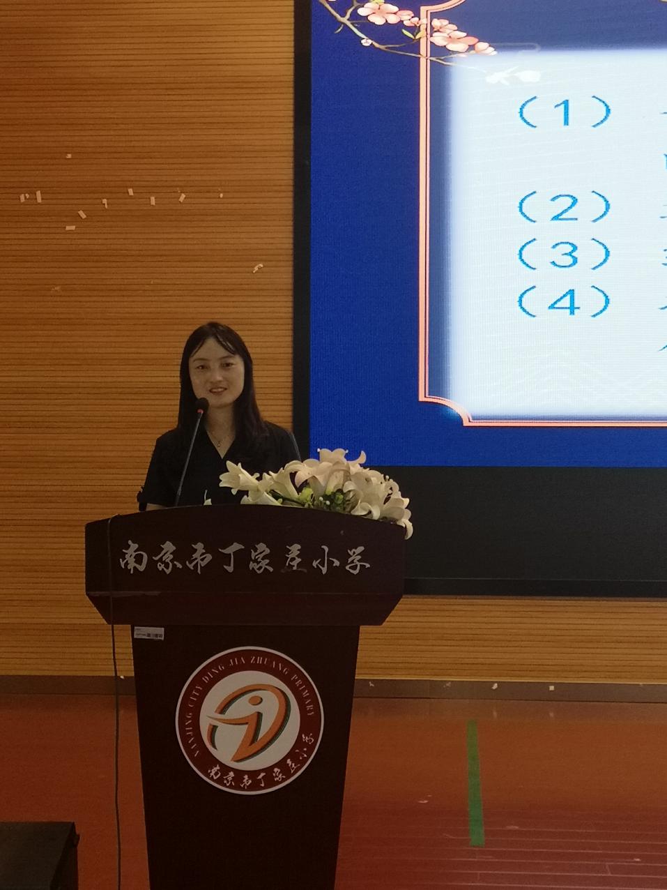 新生家长会报道_html_4038a436.jpg