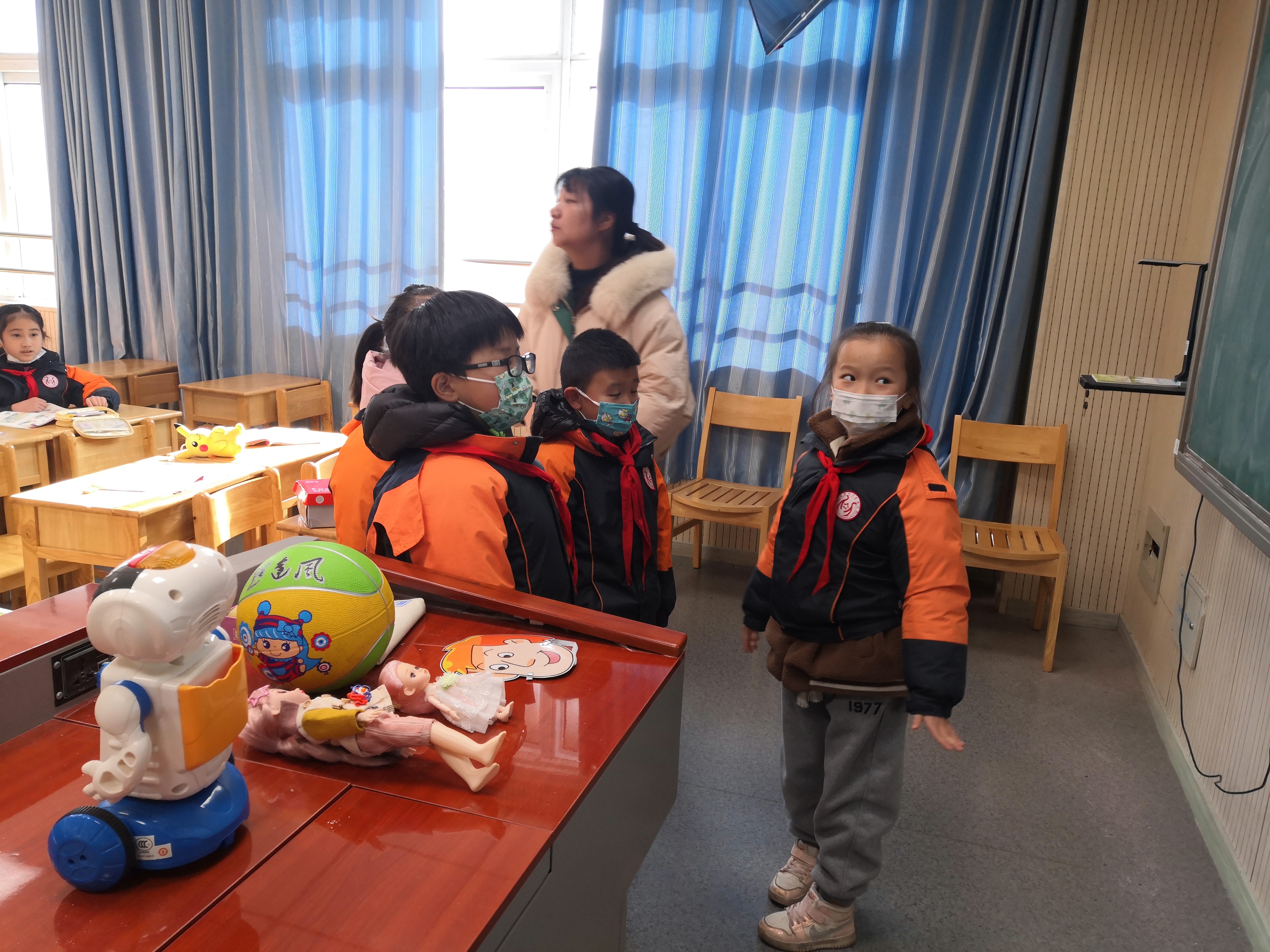 12.13报道_html_m1990223f.jpg