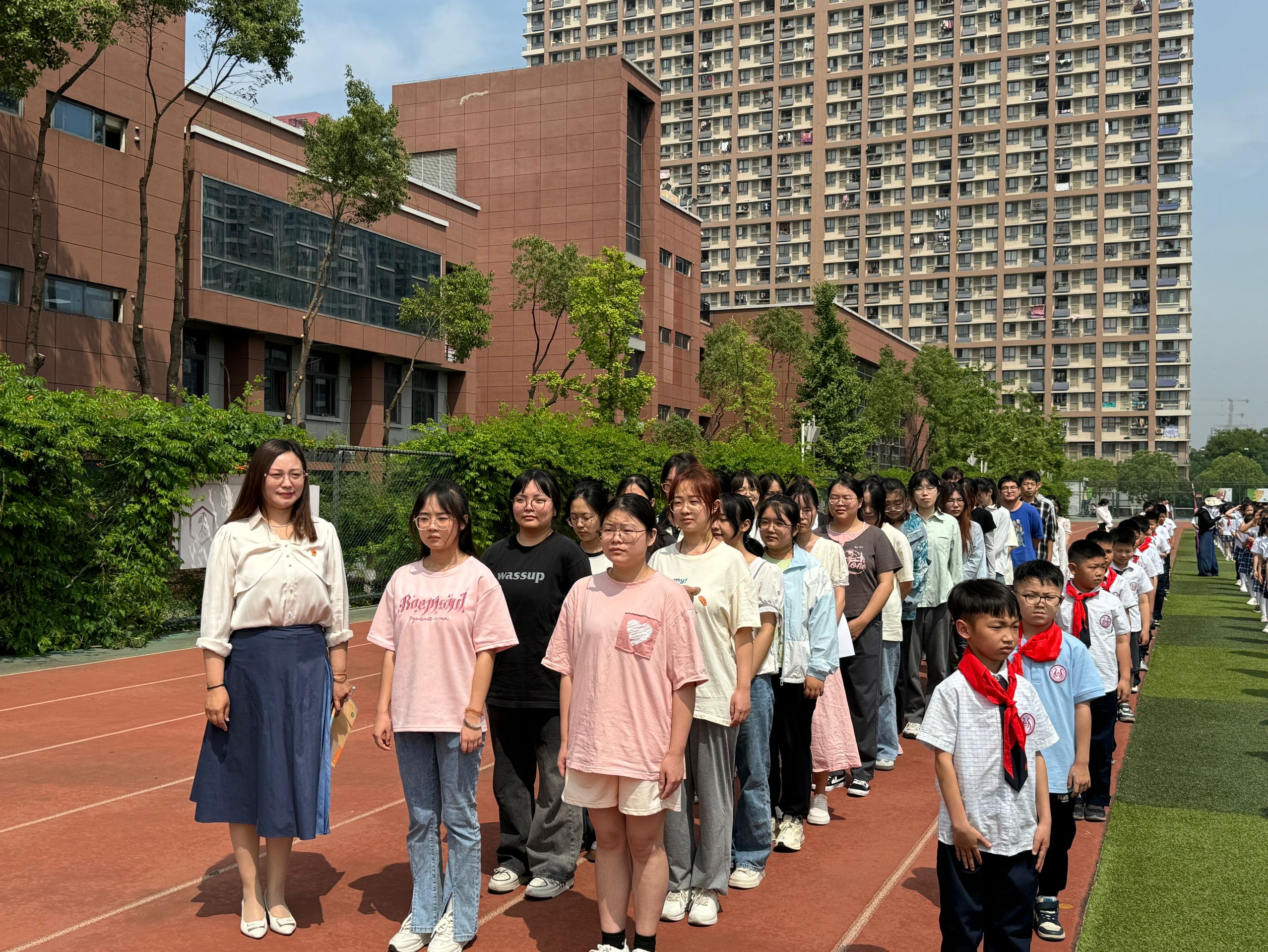【丁香汉声·学生成长营】做一个身心健康的阳光少年 ——心理健康主题升旗仪式_html_d03037.jpg