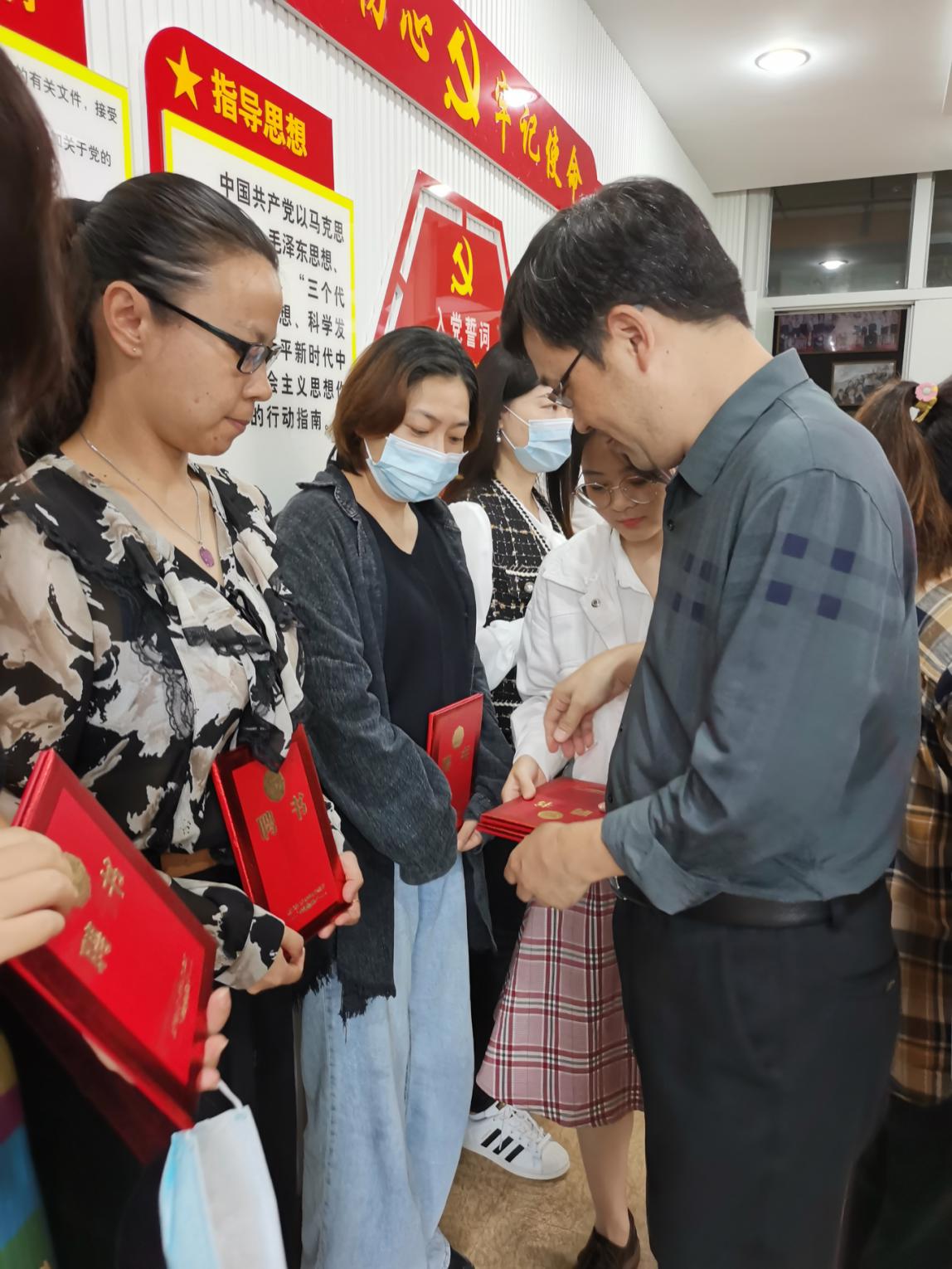 【丁香汉声】心手相牵 家校共育(2)_html_52f744c7.jpg