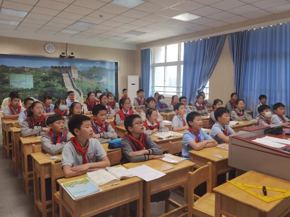 五语教研活动报道_html_m52abee56.jpg