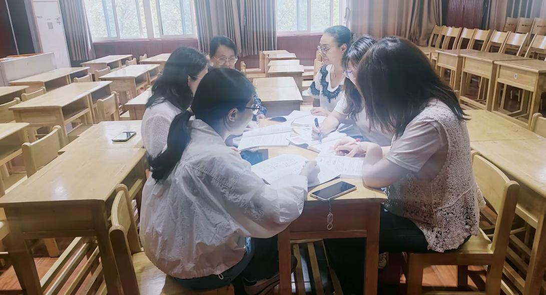 【丁香汉声】智慧碰撞凝共识，共谱期末复习篇_html_m7bc049ce.jpg