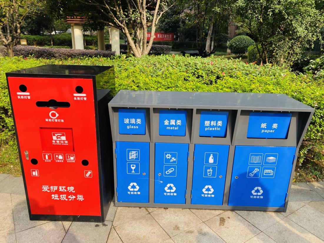 三（2）小分队“垃圾分类 青春助力 进社区“实践活动(1)_html_m186f18e6.jpg