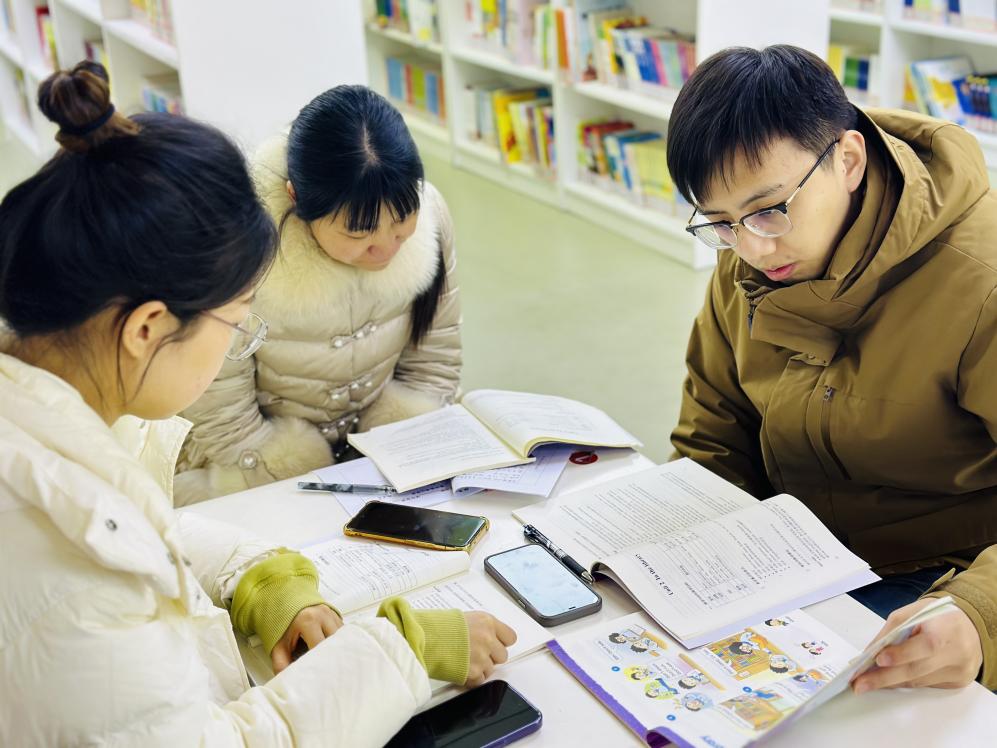 2.27英语组集体备课报道_html_146f5a5c.jpg