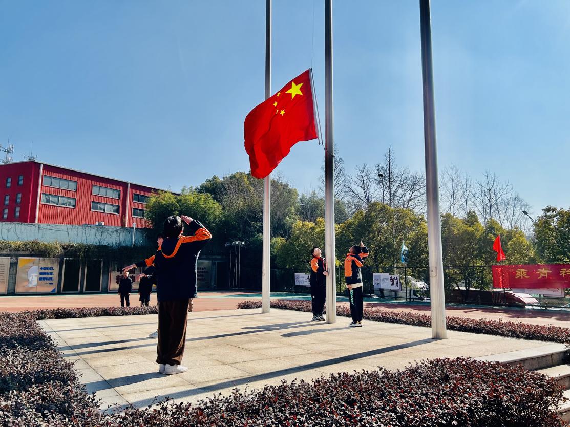【丁香汉声 学生成长营】增强学习雷锋意识，推动校园文化建设_html_m483ab036.jpg