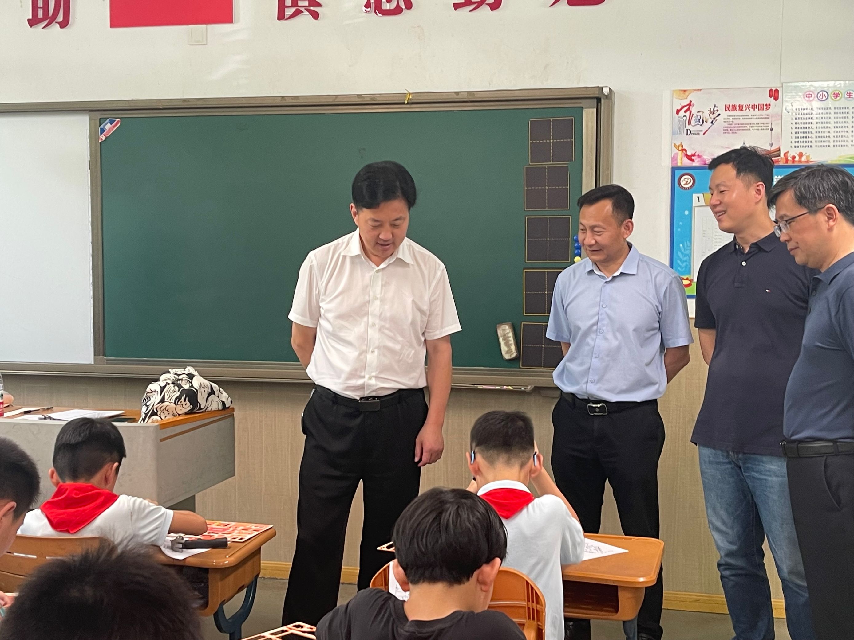 喜迎二十大，科技向未来——第三届栖霞区青少年科技模型竞赛_html_m708c2ee7.jpg