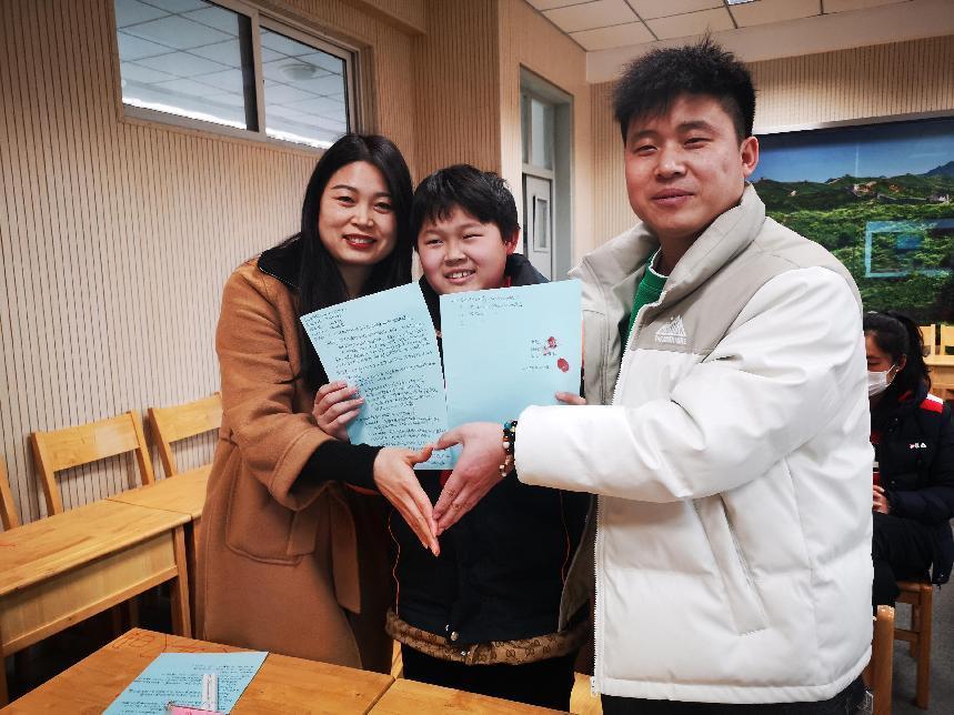 丁倩雯-【丁香汉声·家长成长营】家庭会议，让孩子成长更温暖----记栖霞区家校社协同育人“家长学校大讲堂”2023.3.24_html_m5188116d.jpg