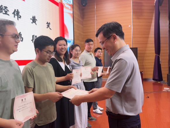【丁香汉声】循汉声之路，以初心赴新程--南京市丁家庄小学2025-2026学年第一学期全体教师大会_html_1d4e63eb.jpg
