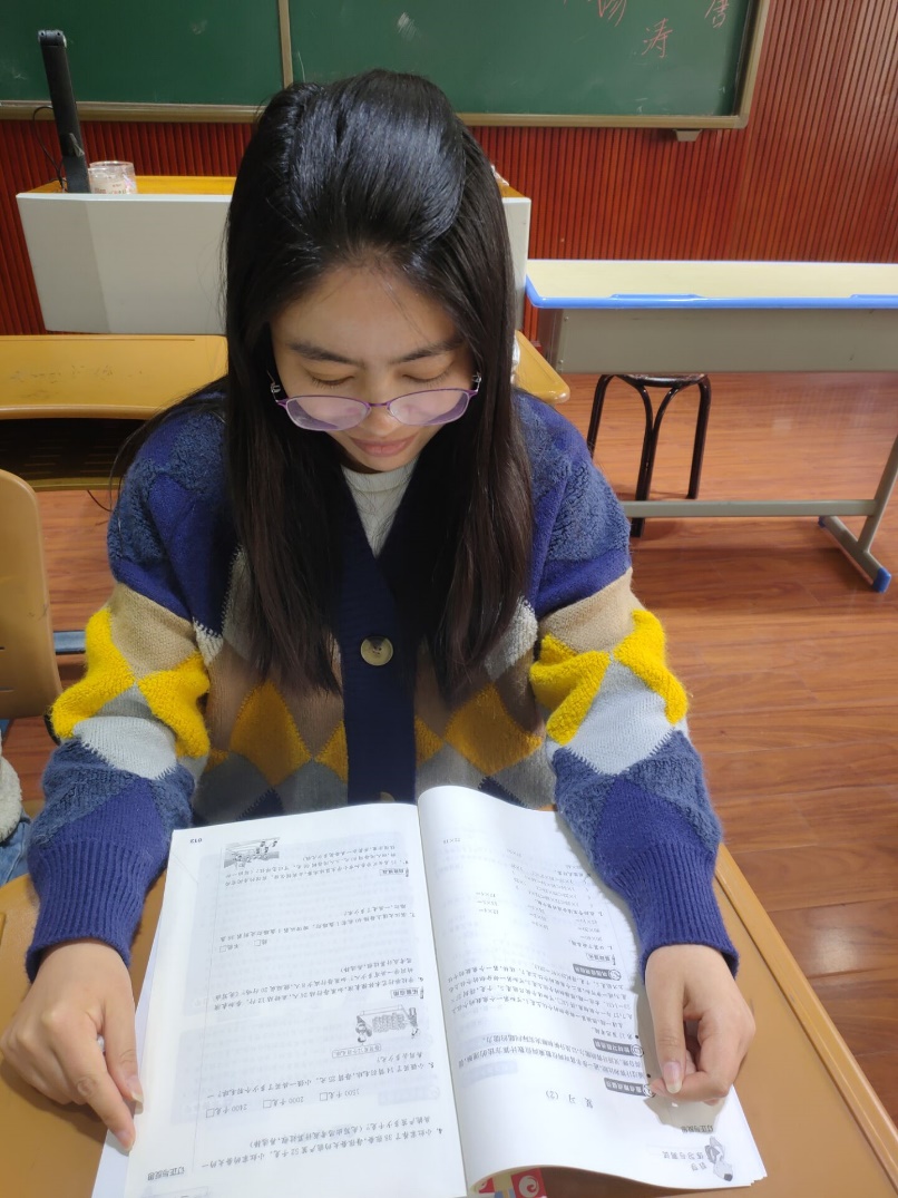 三数集体备课报道_html_4c412488.jpg