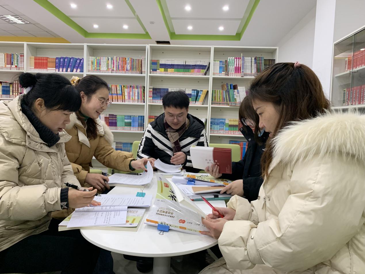 同教研，促成长——记丁家庄小学综劳组第一次教研活动_html_6fd0bfb0.jpg