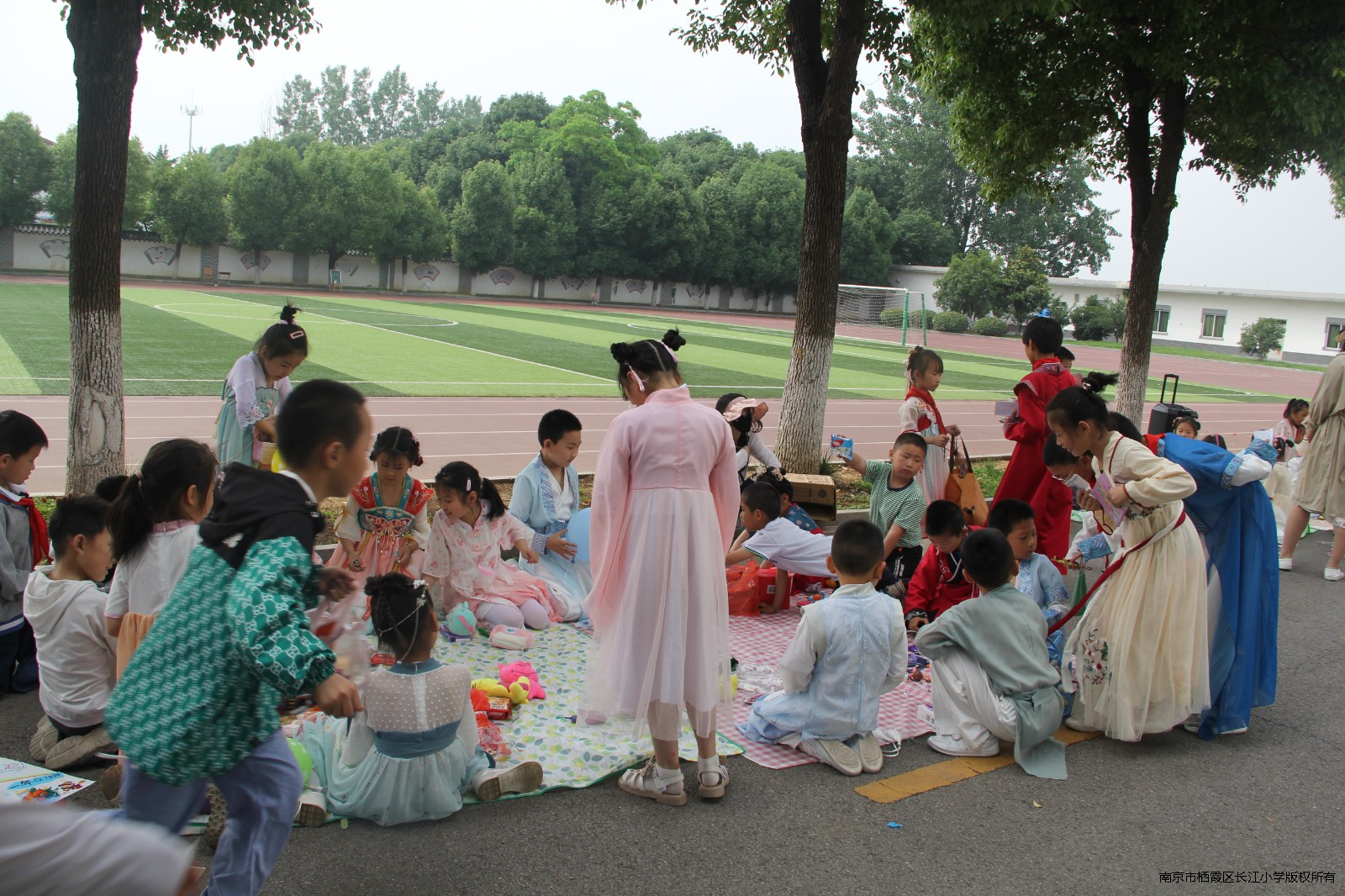 6月爱心义卖帮扶 (3).JPG 6月爱心义卖帮扶 (3).JPG