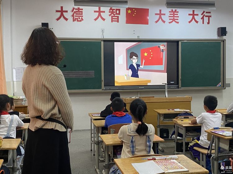 法治宣传进校园 安全教育促成长_html_73eedf87.jpg