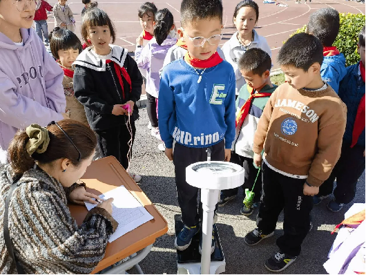 运动强体魄，测试促成长——长江小学开展2024-2025学年度第一学期学生体质健康测试运动会_html_18c95d00.png