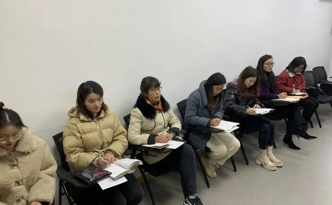 12月教学科研_html_5b918287.jpg