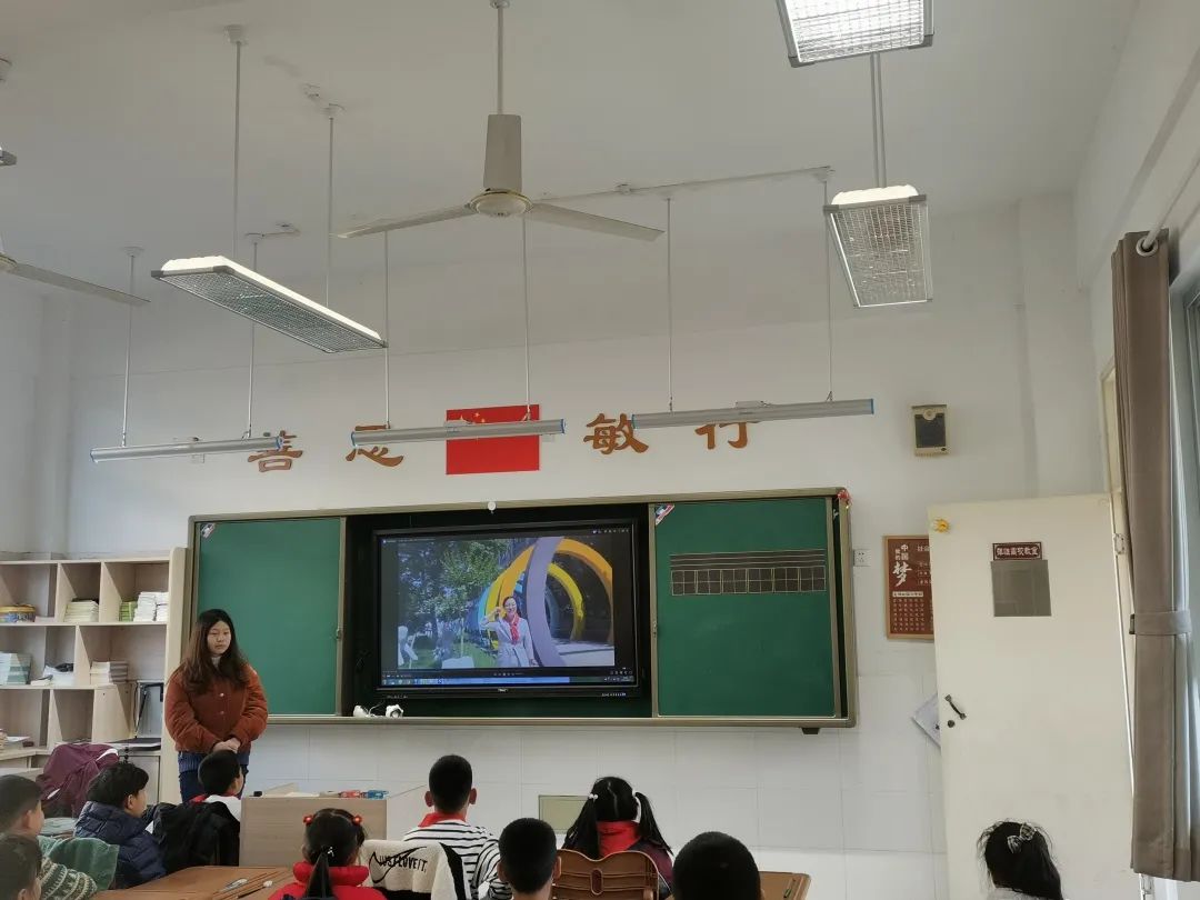晨会1_html_71293d3.jpg