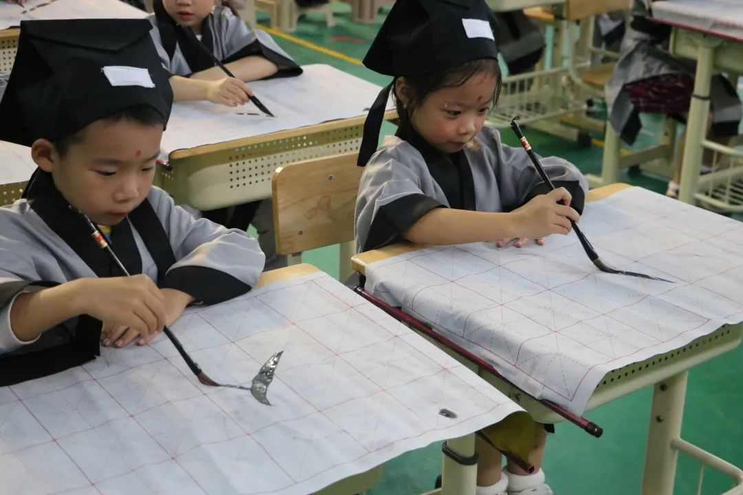 入学仪式_html_7b0dc853.jpg