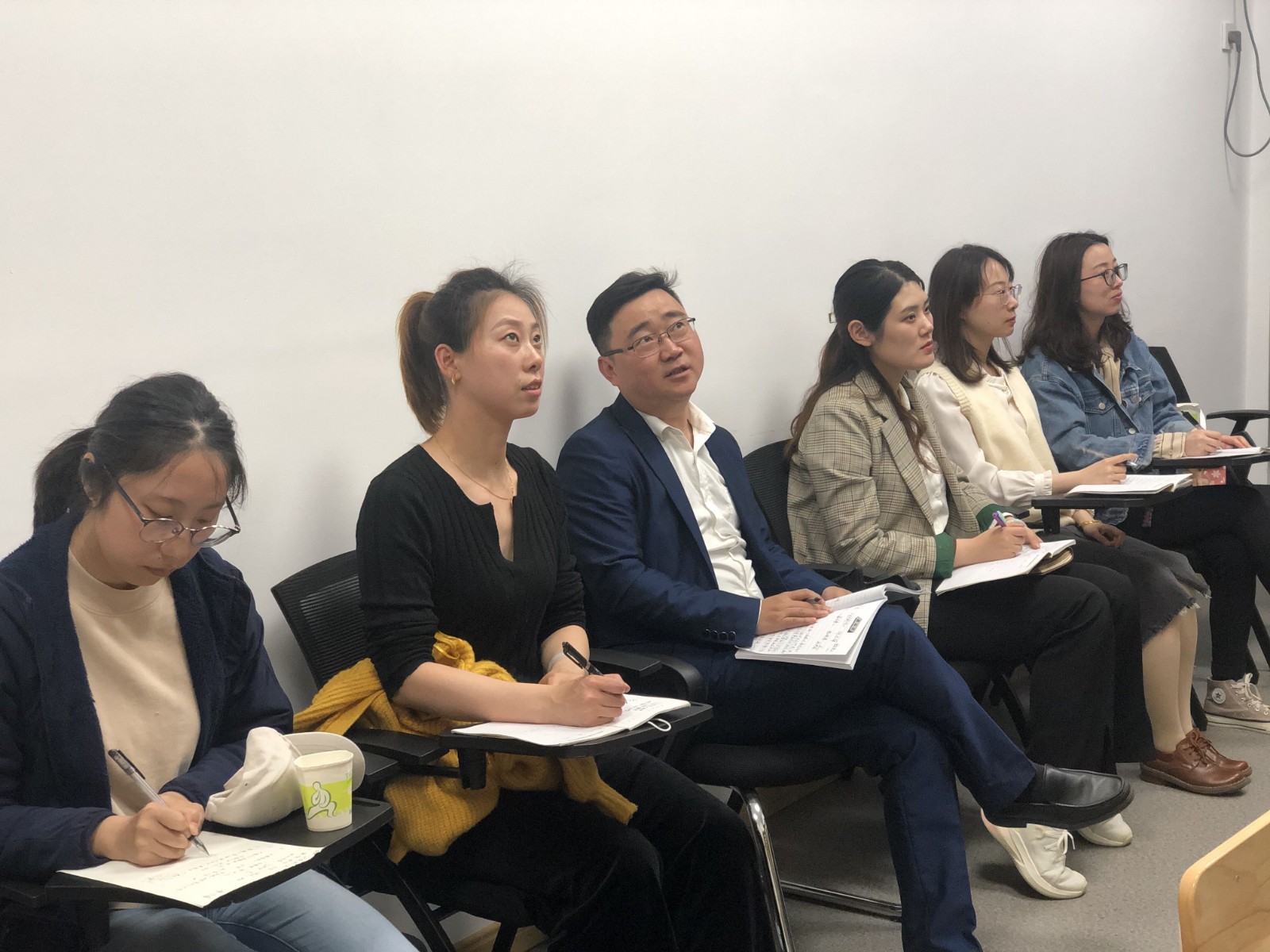 【书院紫金】发散思维 聚焦案例 ——记太阳城教育集团美术大组教研活动